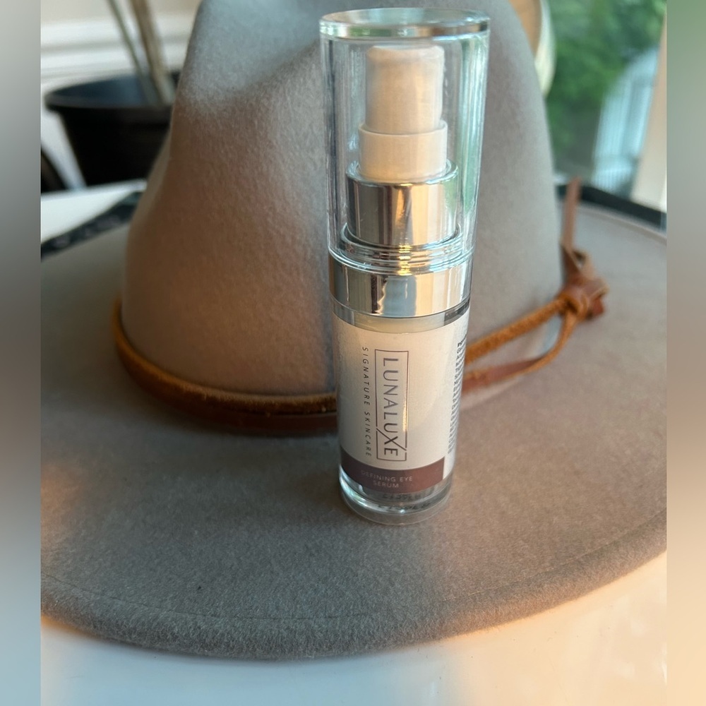 Lunaluxe eye defining cream